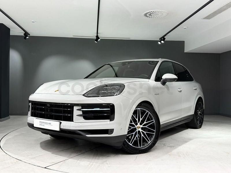 Usado Porsche Cayenne 470 CV (345 kW) 2025 Gris / plata SUV