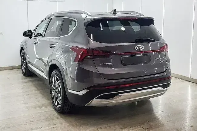 Usado Hyundai Santa Fe 230 CV (169 kW) 2022 Gris / plata SUV