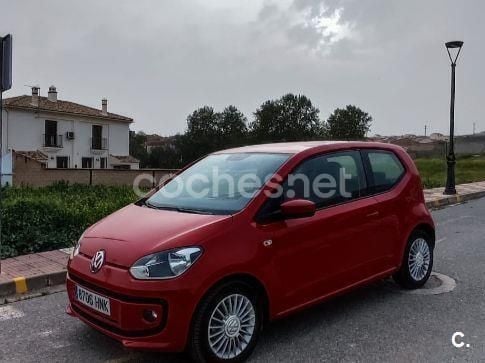 Rojo Usado 2013 VW up! high up! Utilitario | 6500 € (Buen precio) - Imagen 1/4