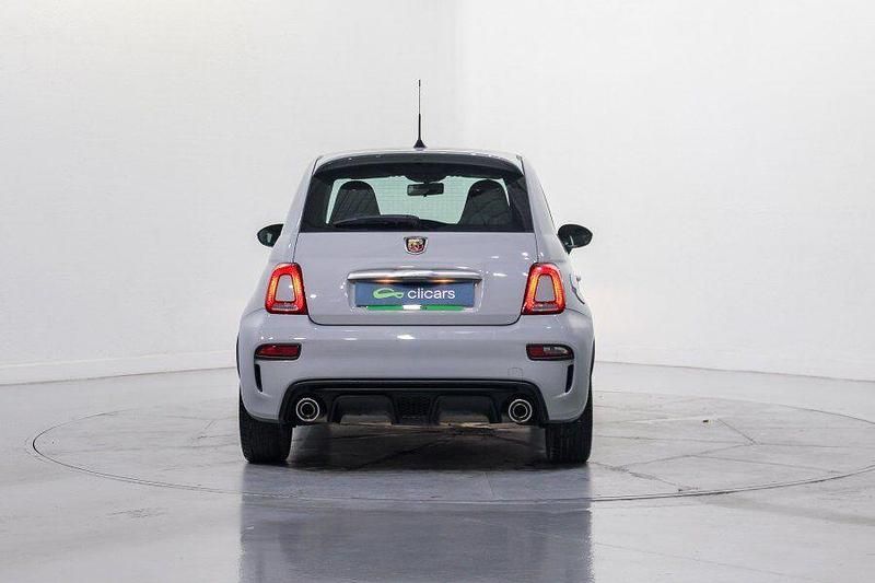 Usado Abarth 595 145 CV (106 kW) 2022 Gris / plata Berlina