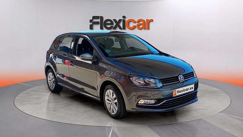 Usado VW Polo Advance 90 CV (66 kW) 2016 Azul Berlina
