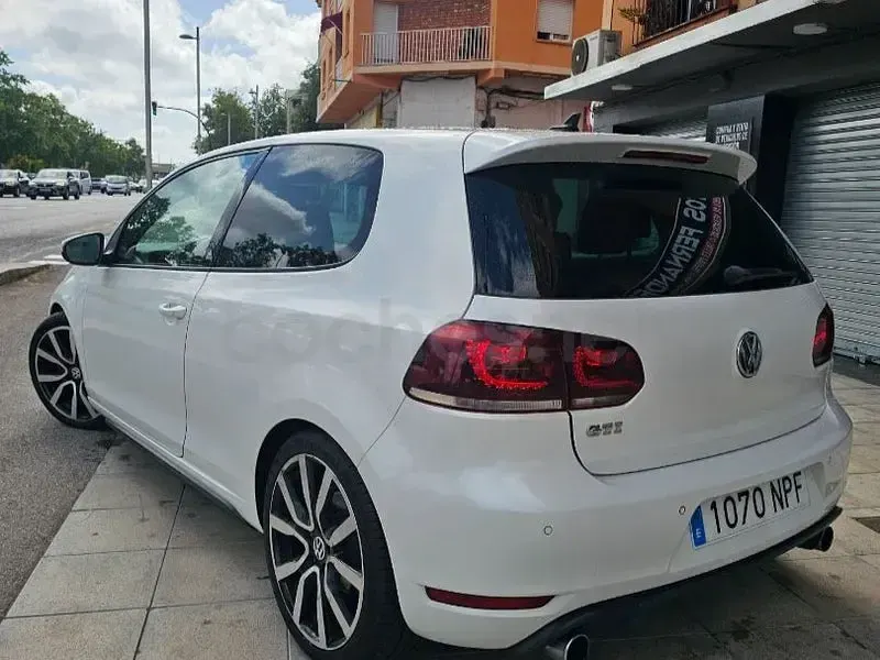 Usado VW Golf VI GTI 210 CV (154 kW) 2011 Blanco Utilitario