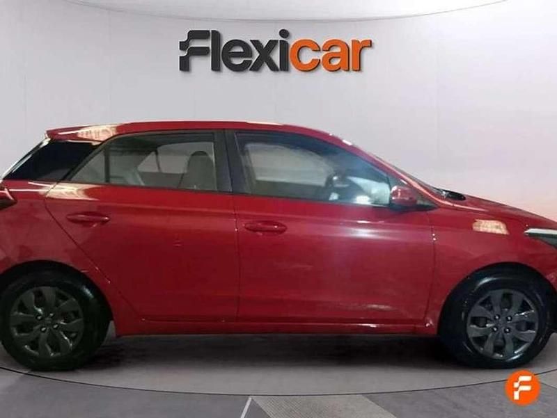 Begagnad Hyundai i20 84 HK (61 kW) 2018 Röd Halvkombi