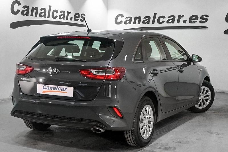 Usado Kia Ceed 120 CV (88 kW) 2020 Gris Utilitario