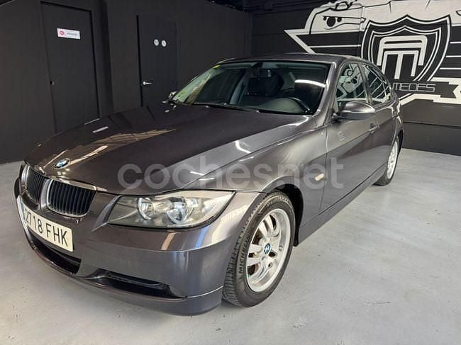 Usado BMW 318 122 CV (89 kW) 2006 Gris / plata Berlina