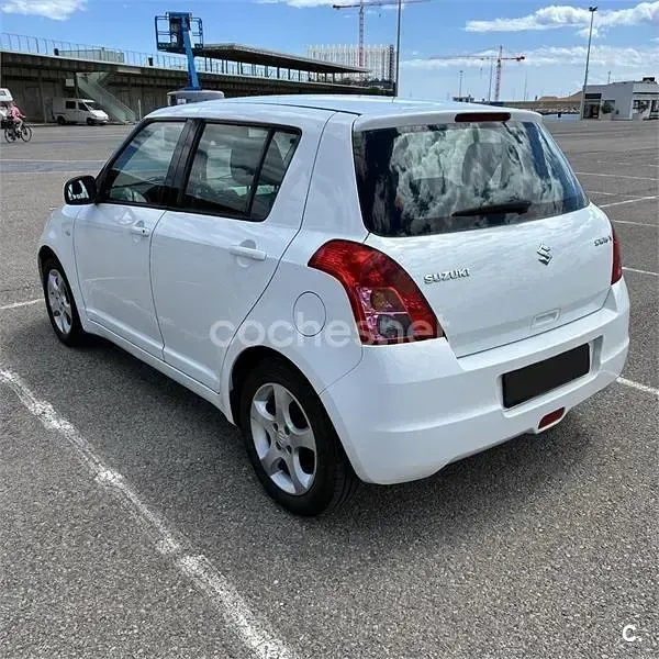 Usado Suzuki Swift GL 92 CV (67 kW) 2010 Blanco Utilitario