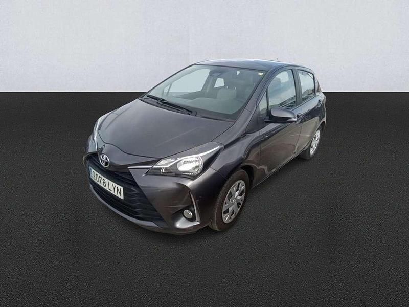 Gris / plata Usado 2019 Toyota Yaris Active Utilitario | 15.000 € (Precio justo) - Imagen 1/4