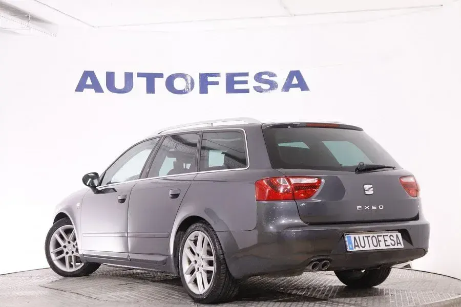 Usado Seat Exeo Sport 170 CV (125 kW) 2011 Negro Familiar