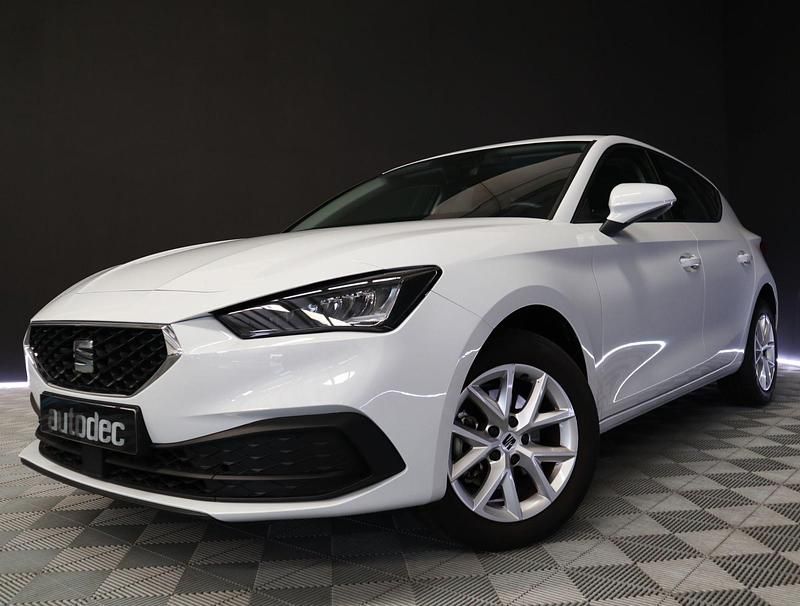 Usado Seat Leon Style 110 CV (80 kW) 2024 Blanco