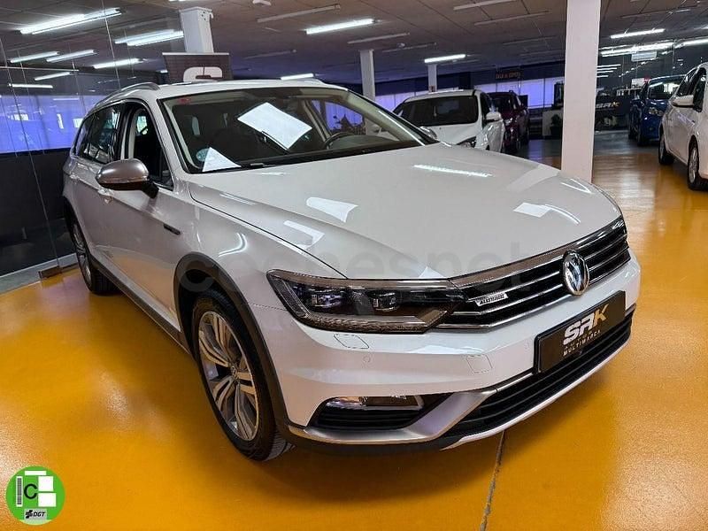 Usado VW Passat Alltrack 190 CV (139 kW) 2017 Blanco Familiar