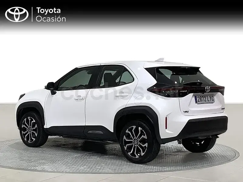 Usado Toyota Yaris Cross Active 116 CV (85 kW) 2022 Blanco SUV
