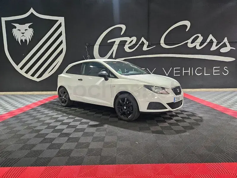 Usado Seat Ibiza SC Reference 70 CV (51 kW) 2012 Blanco Utilitario