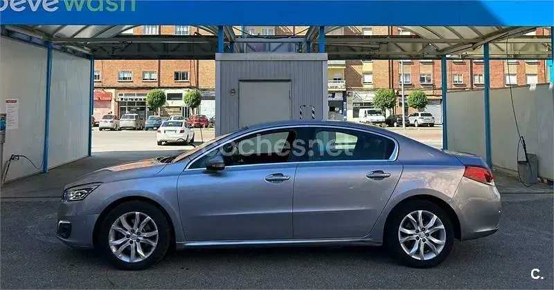 Usado Peugeot 508 Allure 150 CV (110 kW) 2017 Gris / plata Berlina