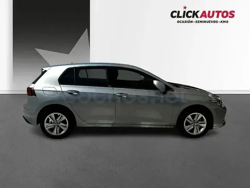 Usado VW Golf VIII 116 CV (85 kW) 2025 Gris / plata Berlina