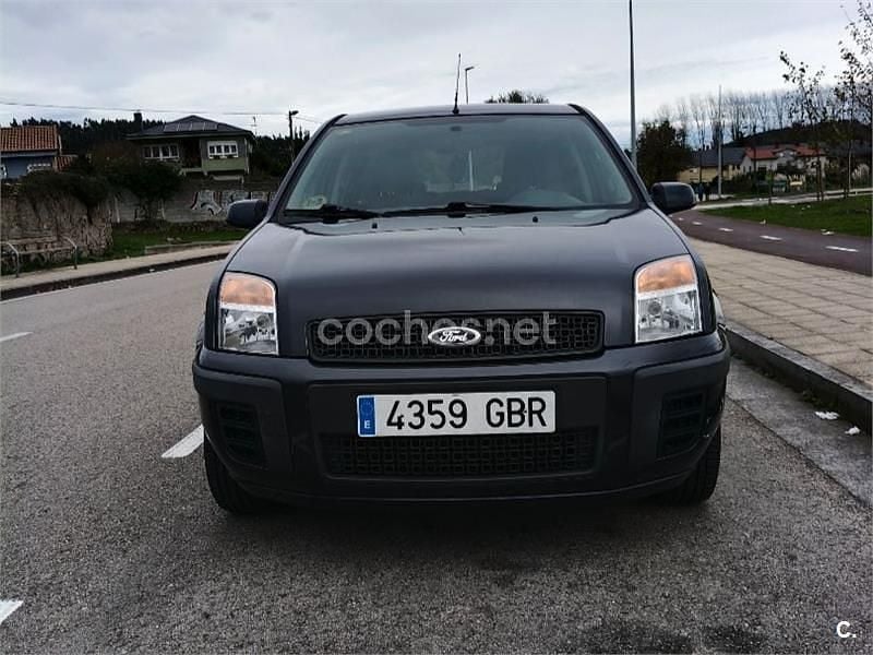 Gris / plata Usado 2008 Ford Fusion Ambiente Berlina | 4300 € (Precio justo) - Imagen 1/4