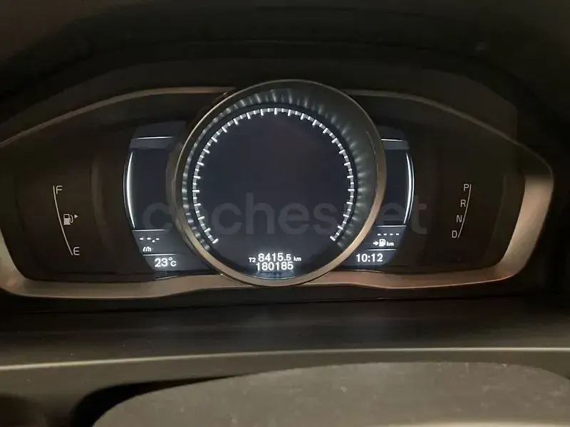 Usado Volvo V60 Momentum 120 CV (88 kW) 2018 Negro Familiar