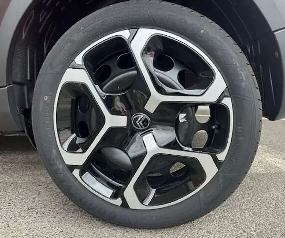 Usado Citroën C3 PureTech 83 CV (61 kW) 2024 Gris Berlina