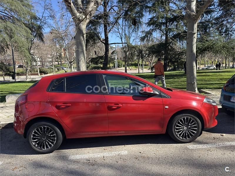 Usado Fiat Bravo Dynamic 105 CV (77 kW) 2010 Rojo Utilitario