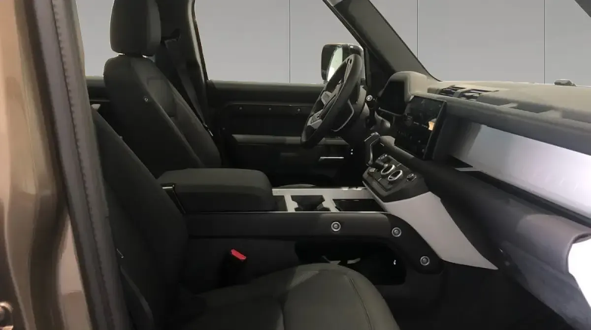 Usado Land Rover Defender S 249 CV (183 kW) 2024 Gondwana stone gloss SUV