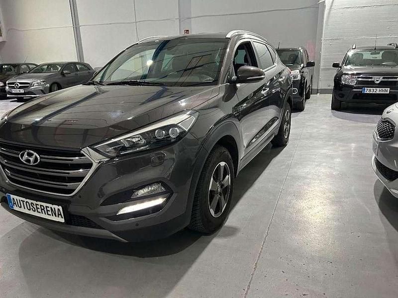 Usado Hyundai Tucson Style 184 CV (135 kW) 2016 Gris SUV