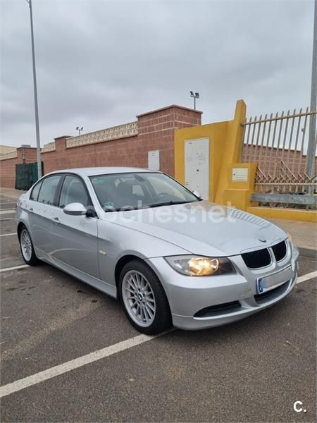Gris / plata Usado 2007 BMW 318 Berlina | 5600 € (Buen precio) - Imagen 1/4