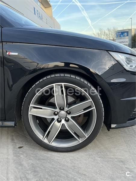 Usado Audi A1 Attraction 125 CV (91 kW) 2016 Negro Berlina