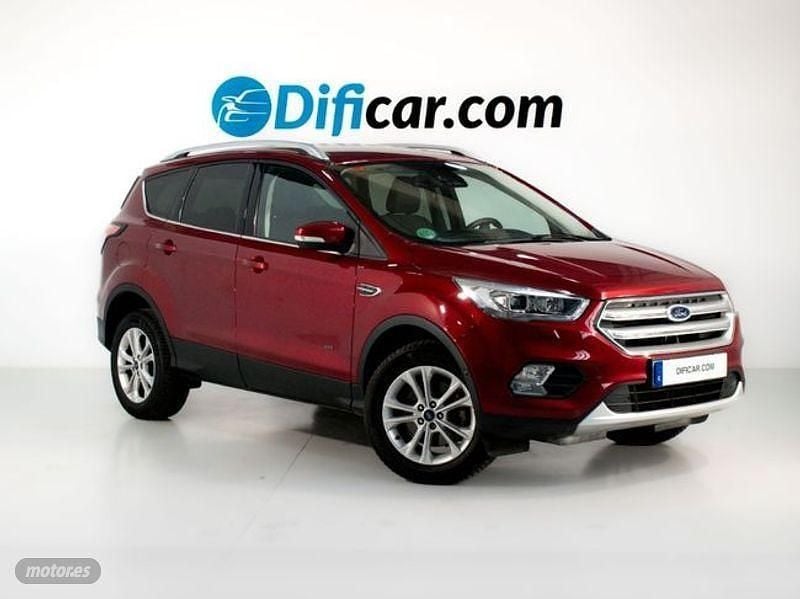 Usado Ford Kuga Trend 176 CV (129 kW) 2019 Rojo SUV