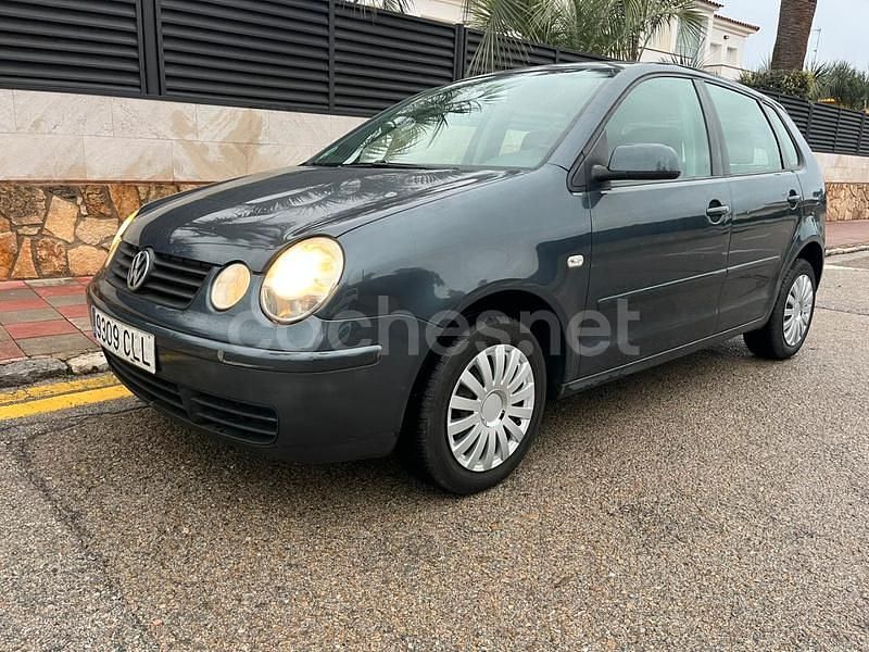 Azul Usado 2004 VW Polo Highline Berlina | 2500 € - Imagen 1/4