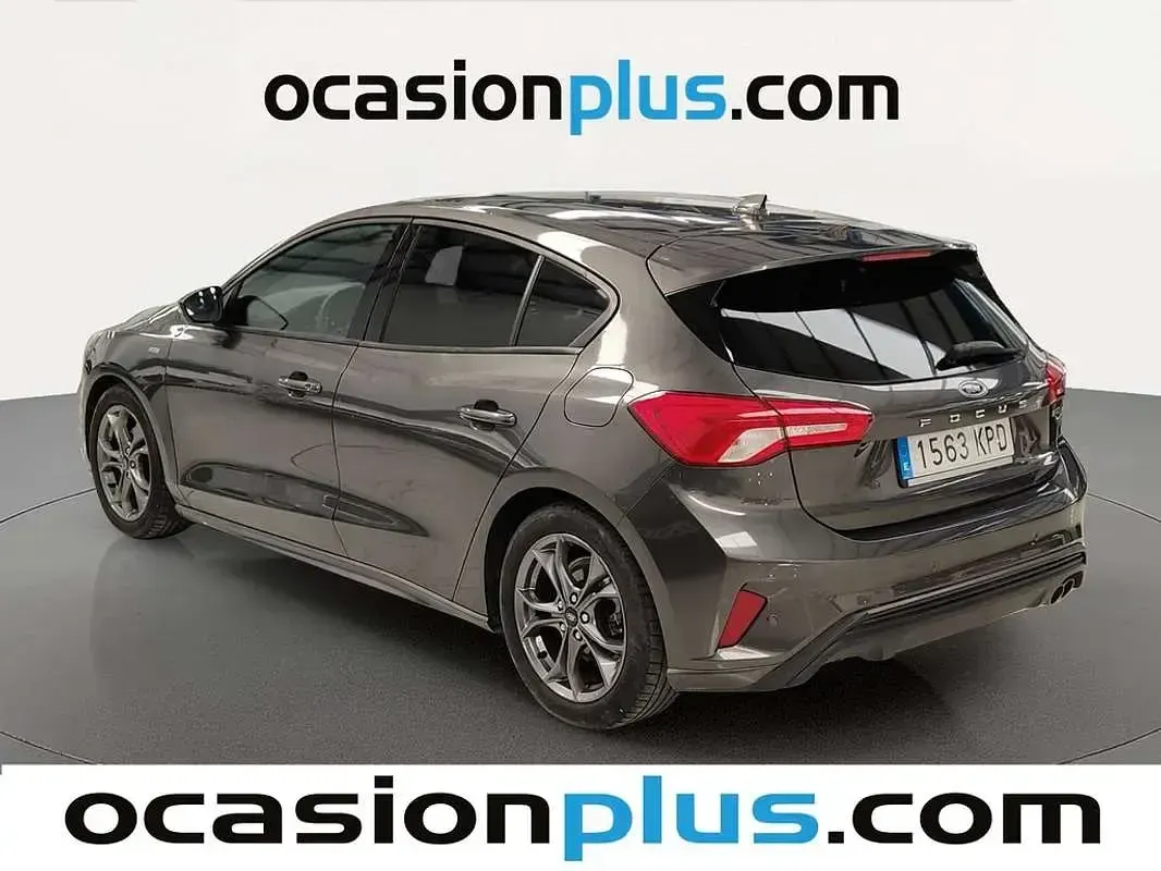 Usado Ford Focus ST-Line 125 CV (91 kW) 2018 Gris Utilitario