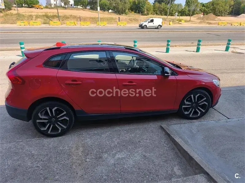 Usado Volvo V40 CC Summum 245 CV (180 kW) 2016 Rojo Familiar