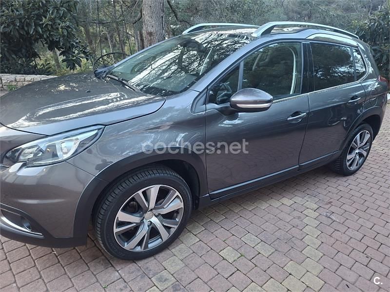Usado Peugeot 2008 Allure 110 CV (80 kW) 2016 Gris / plata SUV