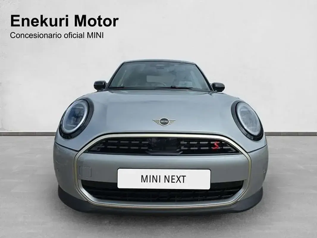 Usado Mini Cooper S Essential 204 CV (150 kW) 2025 Plateado Utilitario