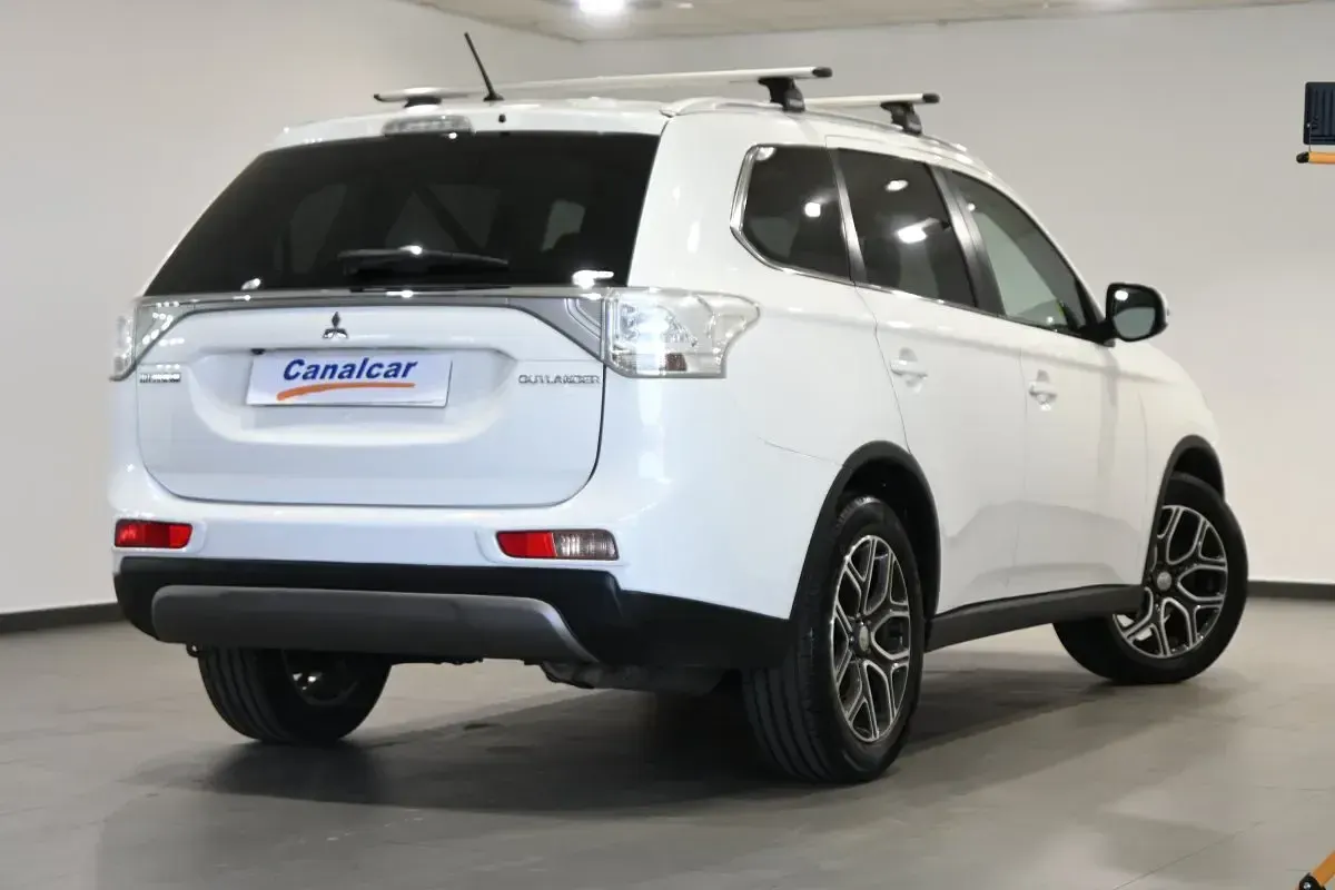 Usado Mitsubishi Outlander 150 CV (110 kW) 2014 Blanco SUV