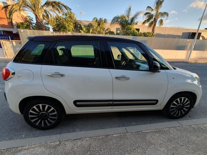 Usado Fiat 500L Pop Star 95 CV (69 kW) 2015 Blanco Monovolumen