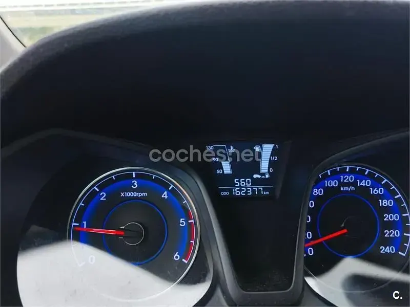 Usado Hyundai ix20 115 CV (84 kW) 2013 Gris / plata Utilitario
