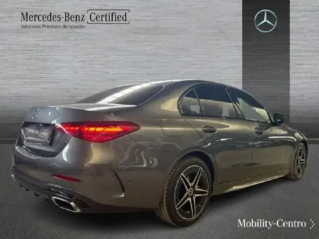 Usado Mercedes C220 200 CV (147 kW) 2025 Gris selenita Berlina