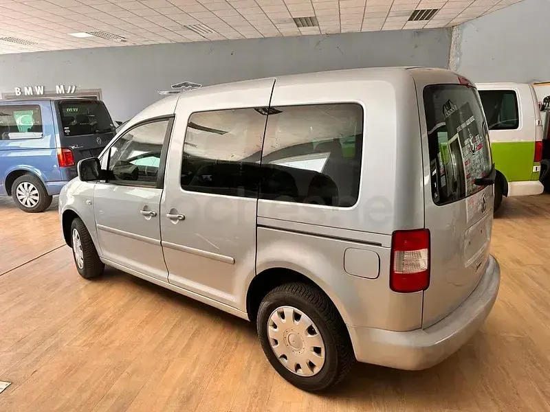 Usado VW Caddy Life 104 CV (76 kW) 2006 Gris / plata Monovolumen