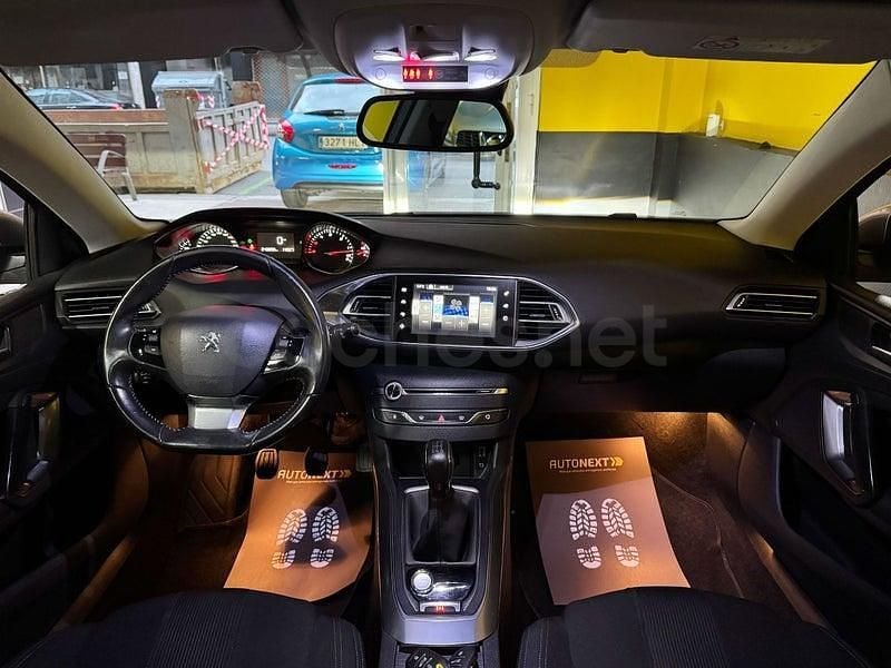 Usado Peugeot 308 Allure 92 CV (67 kW) 2014 Gris / plata Berlina