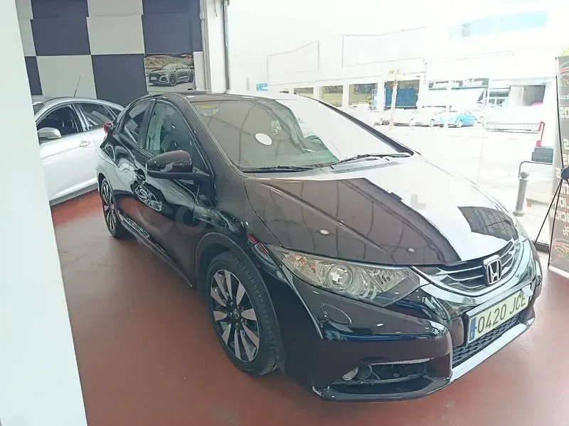 Usado Honda Civic Elegance 120 CV (88 kW) 2015 Negro Berlina