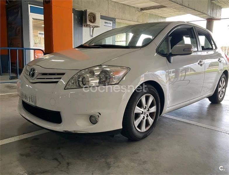 Blanco Usado 2012 Toyota Auris Active Berlina | 3899 € (Super precio) - Imagen 1/4