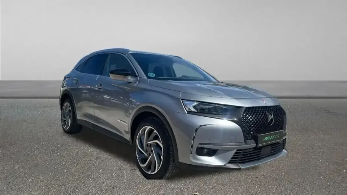 Usado DS Automobiles DS7 Crossback So Chic 130 CV (95 kW) 2019 Gris SUV