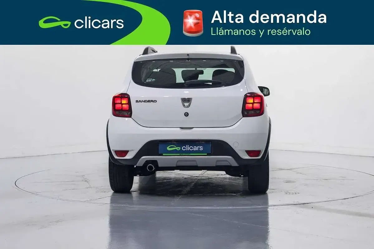 Usado Dacia Sandero Comfort 90 CV (66 kW) 2019 Blanco Utilitario