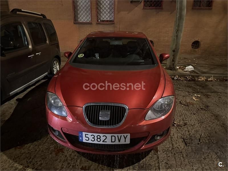 Usado Seat Leon Sport 140 CV (102 kW) 2006 Granate Utilitario