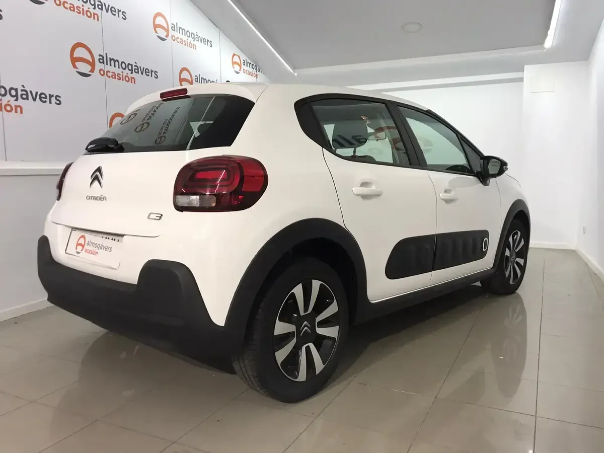 Usado Citroën C3 Feel 83 CV (61 kW) 2022 Blanco banquise Utilitario