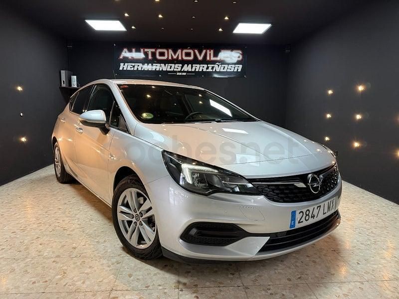 Usado Opel Astra Design & Tech 122 CV (89 kW) 2021 Gris / plata Berlina