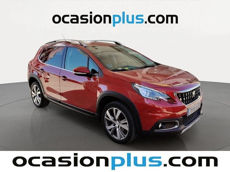 Usado Peugeot 2008 Allure 110 CV (80 kW) 2019 Rojo SUV
