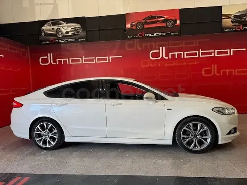 Usado Ford Mondeo ST-Line 150 CV (110 kW) 2018 Blanco Berlina