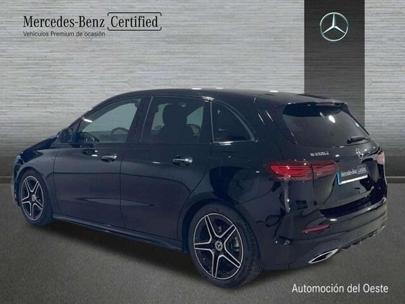 Usado Mercedes B200 AMG line 151 CV (111 kW) 2024 Negro Monovolumen
