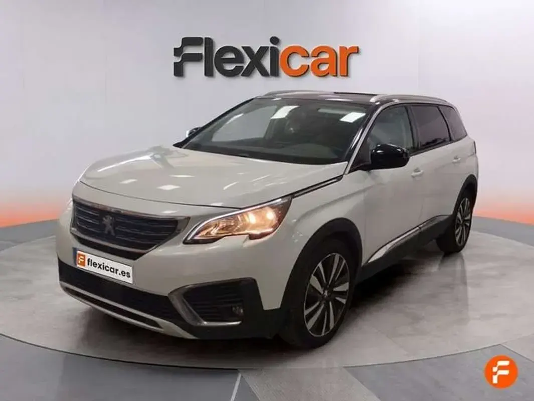 Usado Peugeot 5008 Allure 131 CV (96 kW) 2019 Blanco SUV