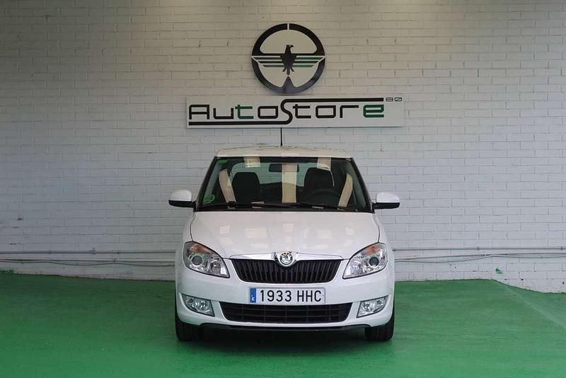 Usado Skoda Fabia Ambition 60 CV (44 kW) 2011 Blanco Utilitario